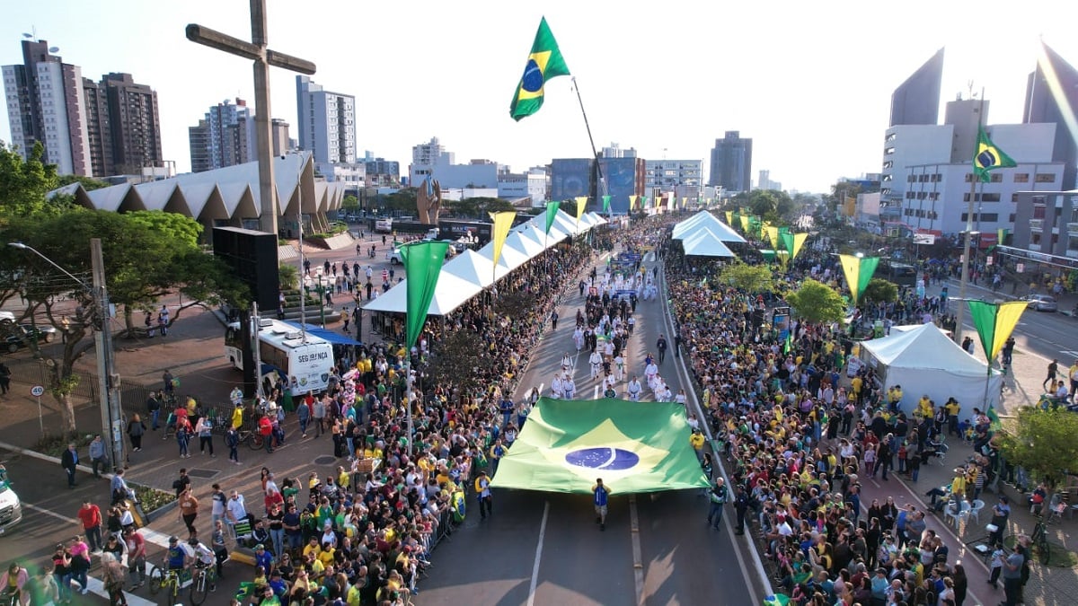 Desfile de 7 de Setembro altera trânsito e reúne 14 mil em Cascavel