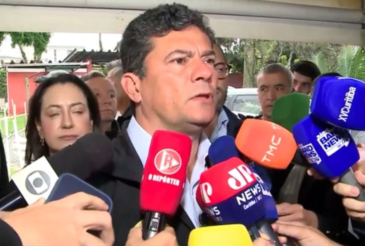 Sergio Moro vota em Curitiba e avalia campanha no primeiro turno