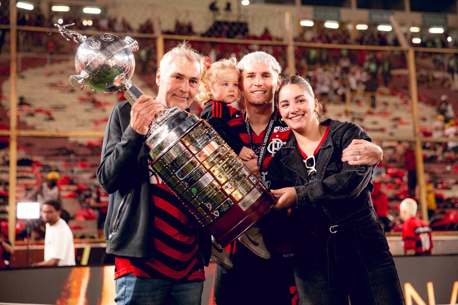 Varela completa quatro anos no Flamengo com dez títulos conquistados