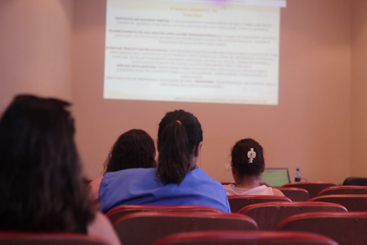 CAPS de Antonina reúne profissionais de saúde para discutir atendimento a crises