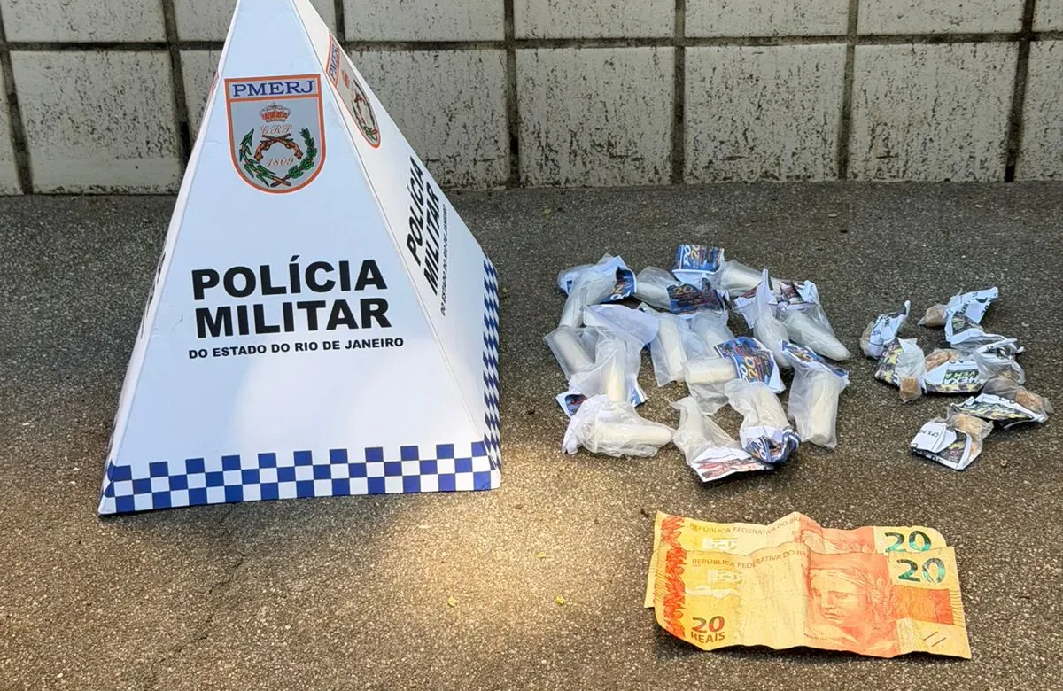Foragido condenado a 21 anos é preso com drogas no Engenho do Mato