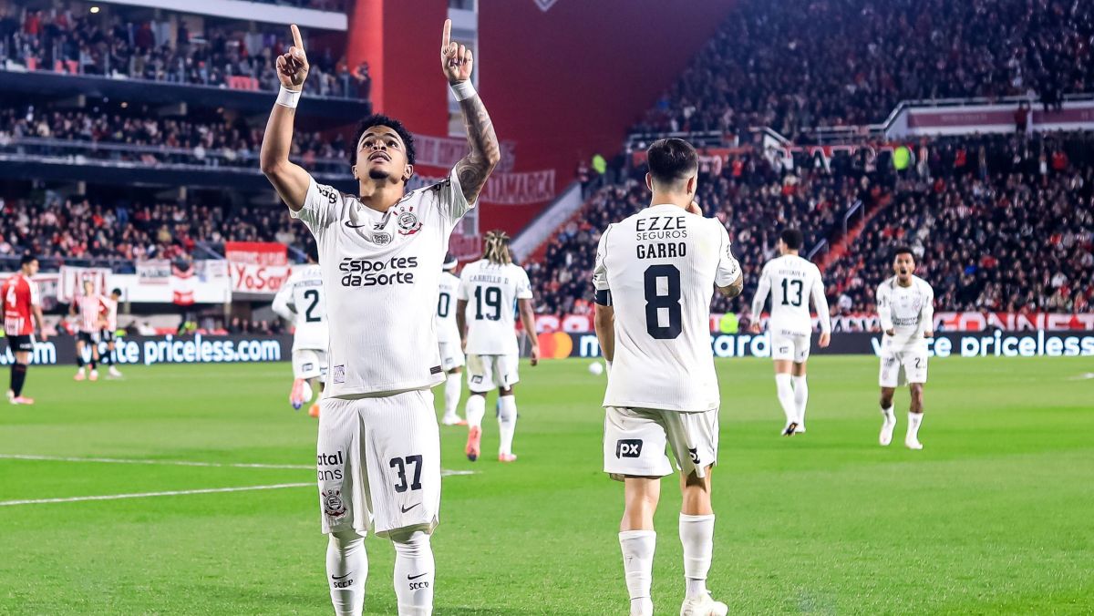 Corinthians busca semifinal da Libertadores após 14 anos