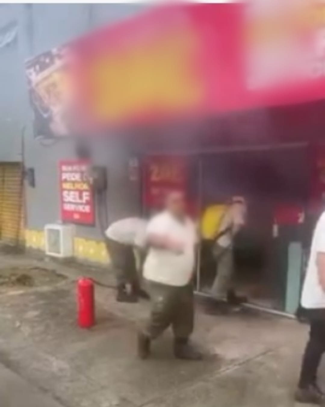 Incêndio atinge restaurante no Centro de Cabo Frio; não há feridos