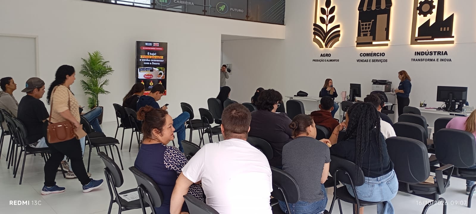 Café com Vagas reúne 40 candidatos em Jacarezinho