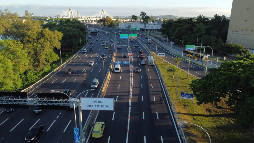 Linha Vermelha terá 35 km de motofaixas entre o Caju e a Via Dutra