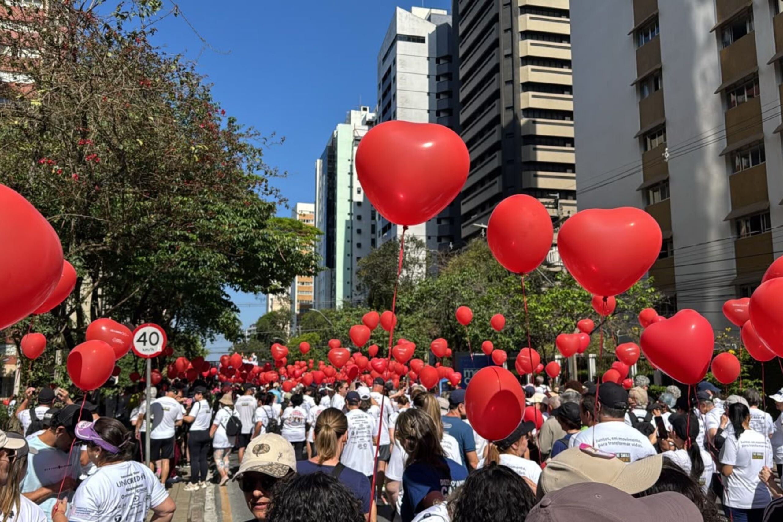 Caminhada do Coração reúne cerca de 5 mil pessoas em Curitiba