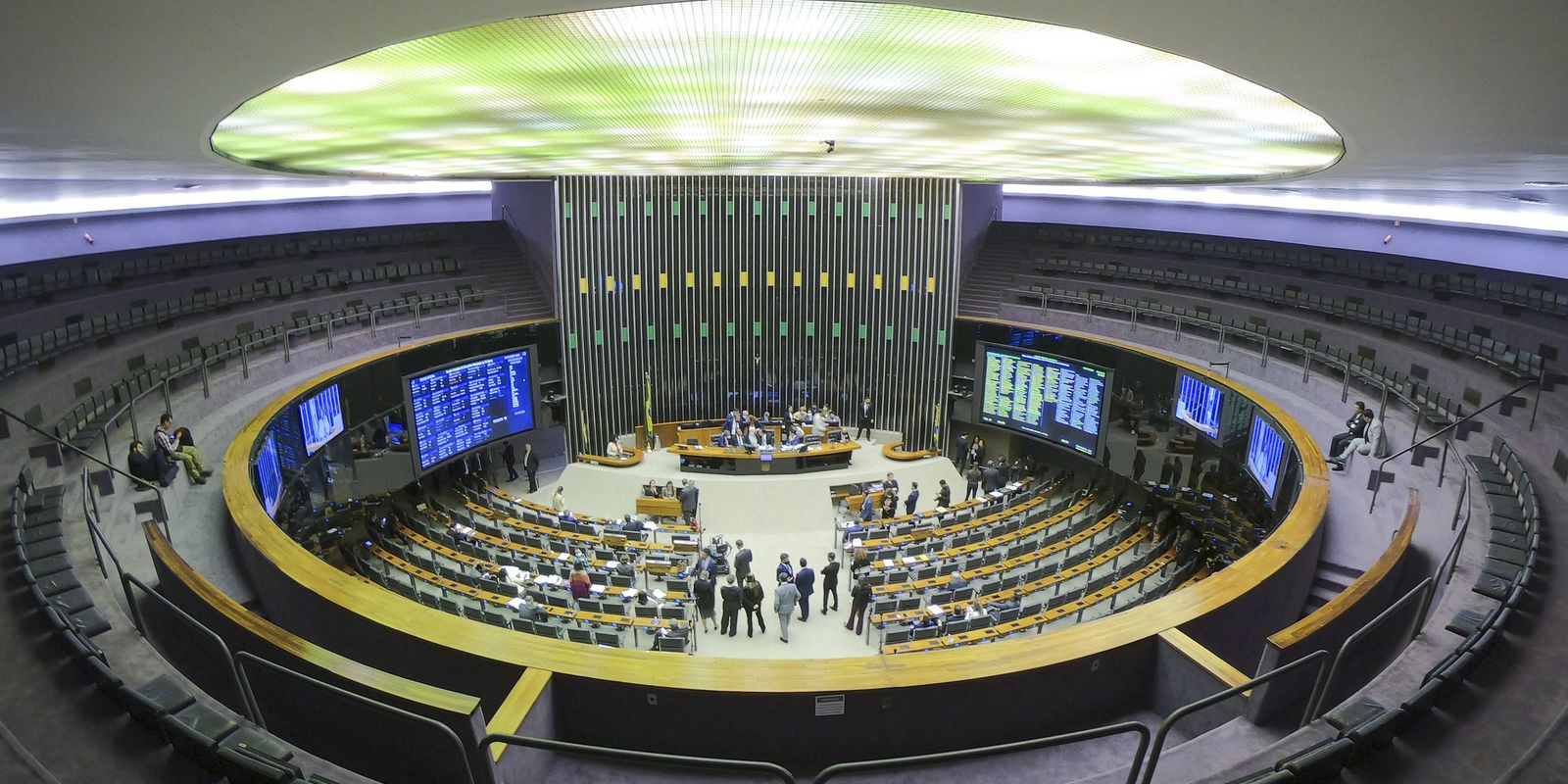 PL lidera mapa estadual após eleger cinco governadores no 1º turno