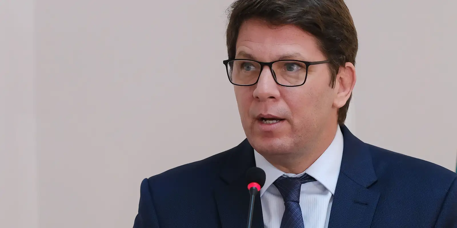 Dino vê indícios de liderança de Mário Frias em desvio de emendas