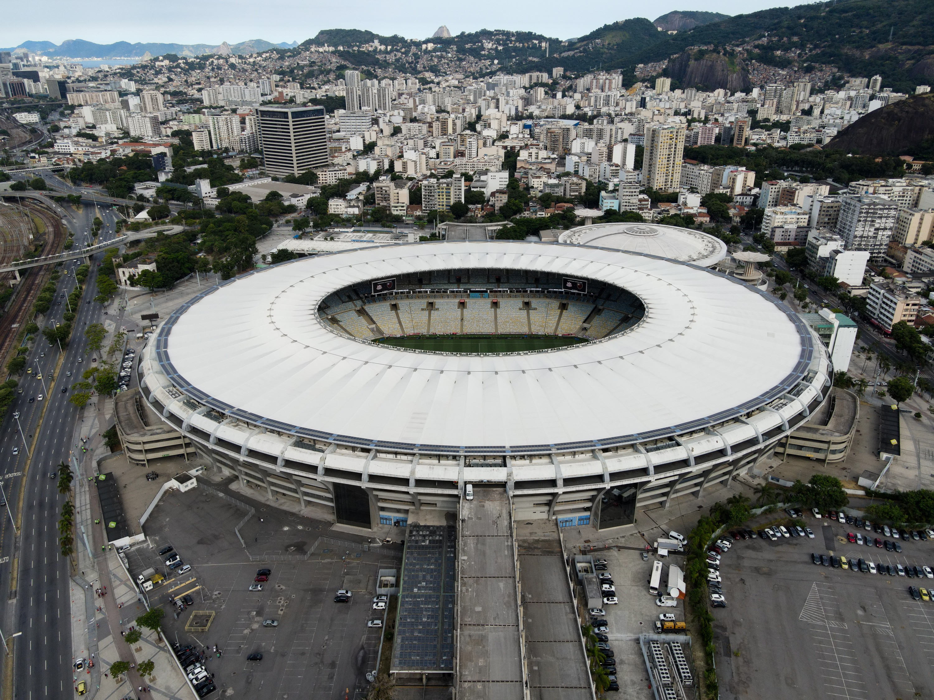 Governo do RJ multa Consórcio Fla-Flu em R$ 401 mil por gestão do Maracanã