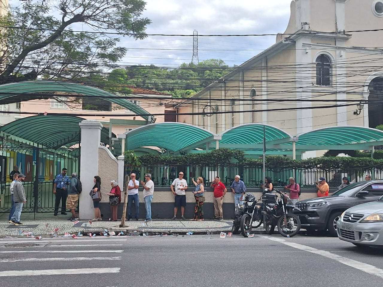 Votação tem movimento intenso e filas pontuais em Niterói