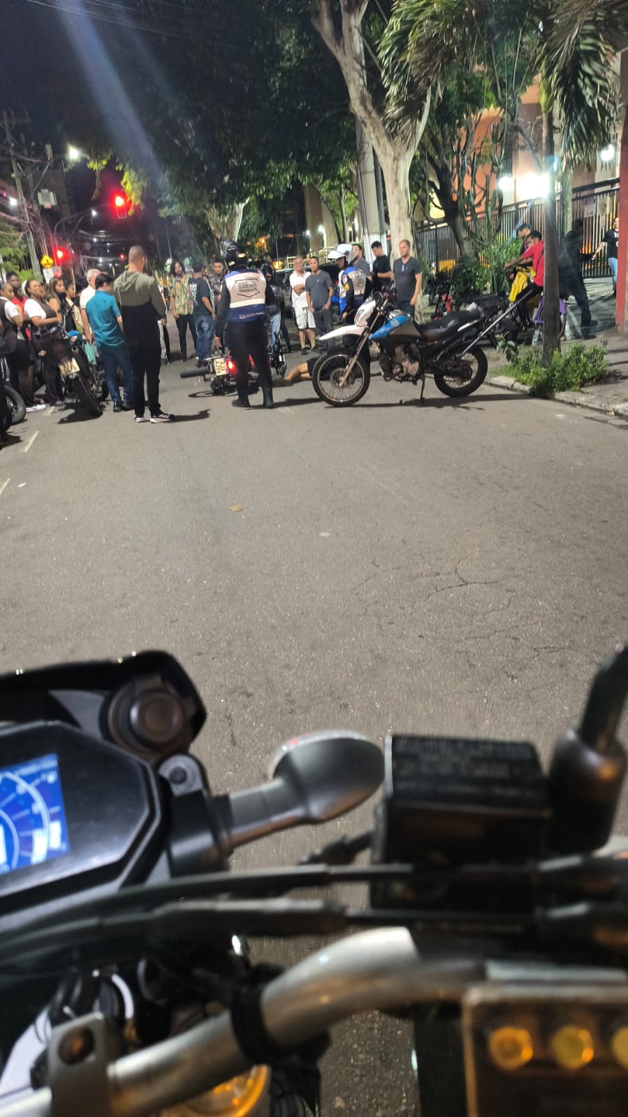 Motoboy é baleado durante abordagem em Icaraí, em Niterói