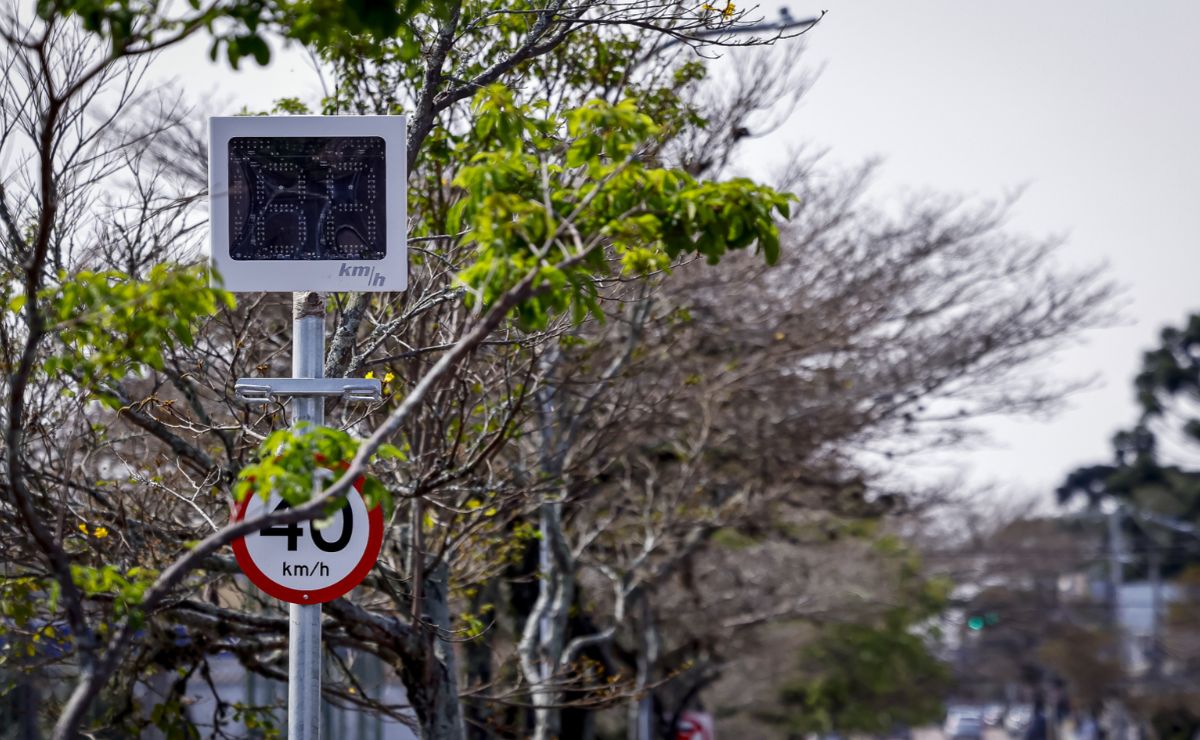 Araucária instala 15 radares e terá 30 dias antes do início das multas