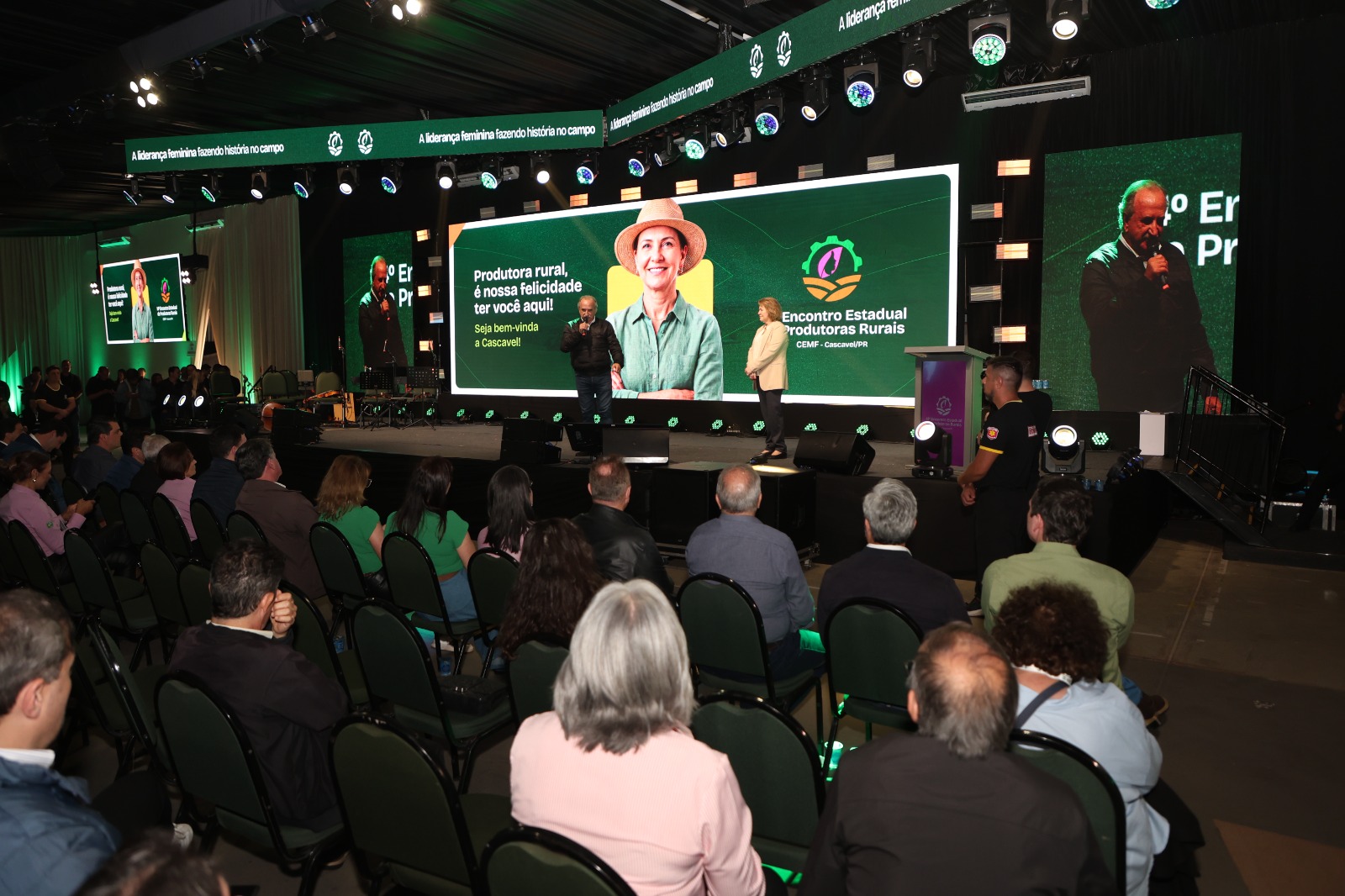 Cascavel reúne 1.600 mulheres em encontro estadual sobre o agronegócio