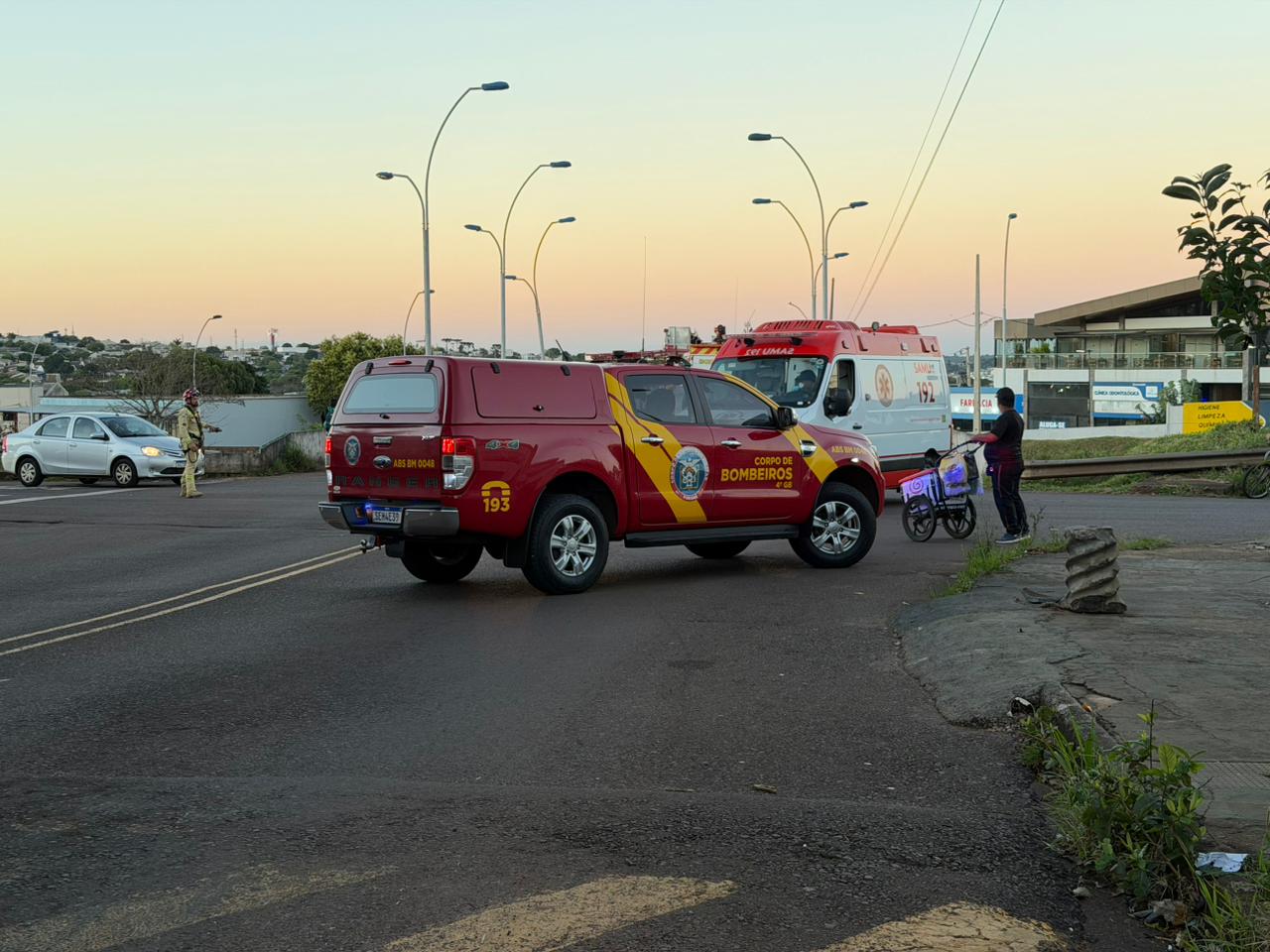 Homem é socorrido após tentativa de suicídio em viaduto de Cascavel
